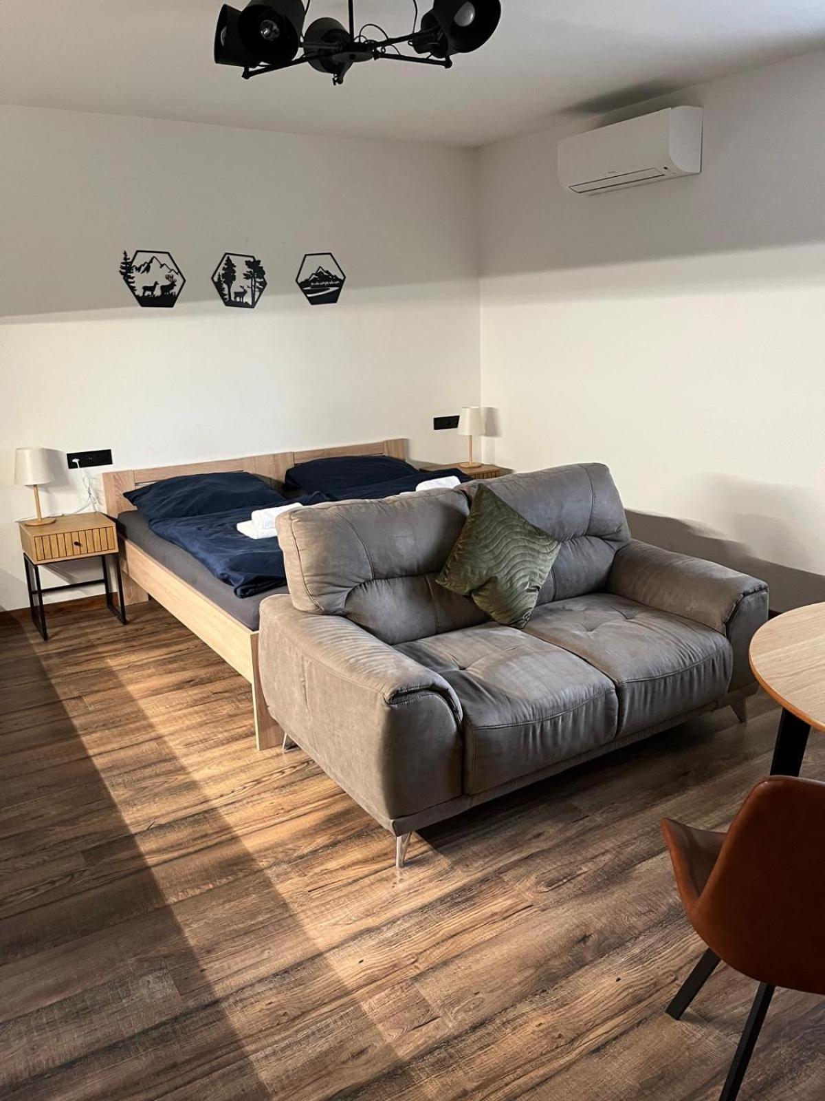 Iq Apartments Пряшів Екстер'єр фото