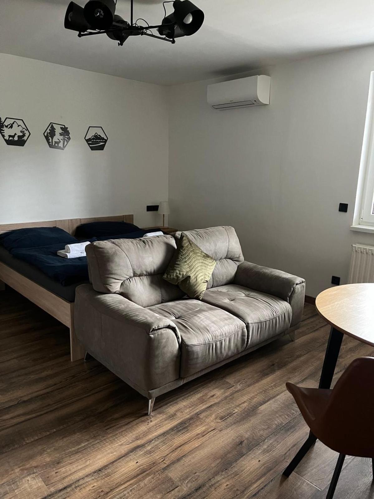 Iq Apartments Пряшів Екстер'єр фото