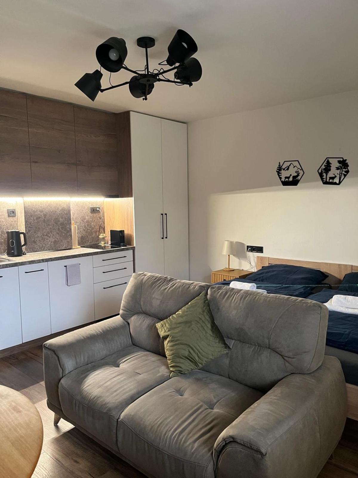 Iq Apartments Пряшів Екстер'єр фото